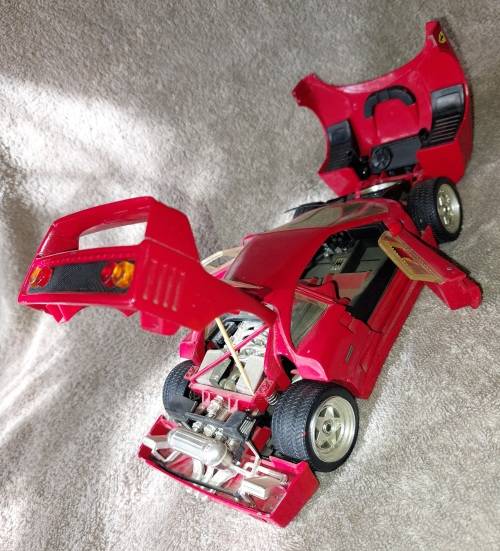 Hotwheels Ferrari F40 Scale 1/18