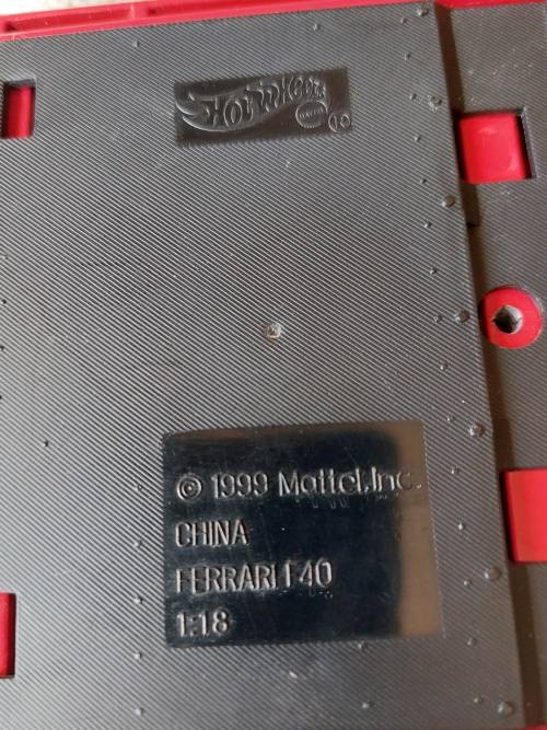 Hotwheels Ferrari F40 Scale 1/18