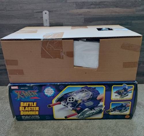 2000 ToyBiz Marvel`s X-Men Classics Battle Blaster Bomber Jet