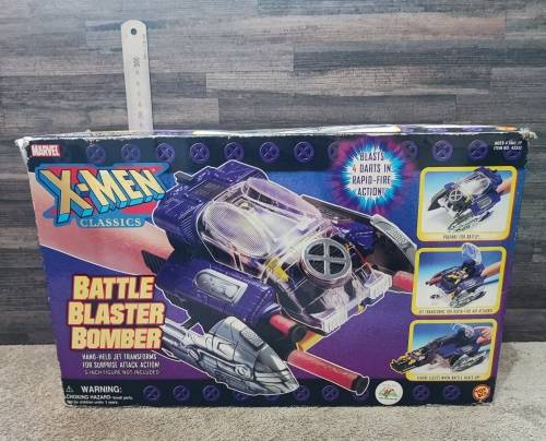 2000 ToyBiz Marvel`s X-Men Classics Battle Blaster Bomber Jet