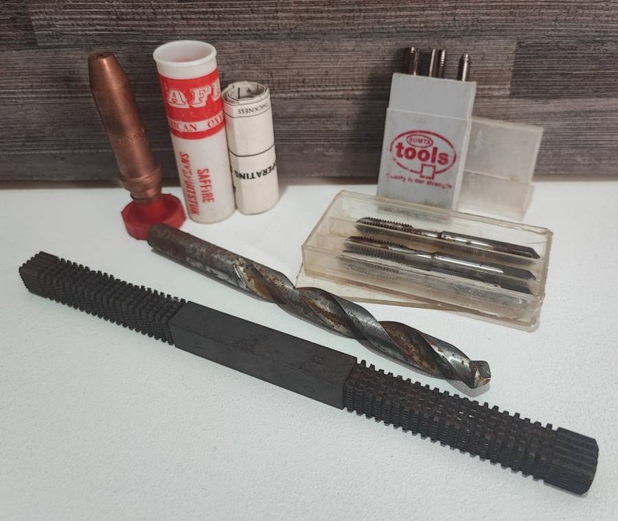 Tool lot(Taps, needle file, cutting torch nozzle etc..)