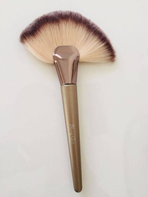 Blinggirl Serie Beige Champainge  Your Beauty Fashion Makeup Brushes--3cm