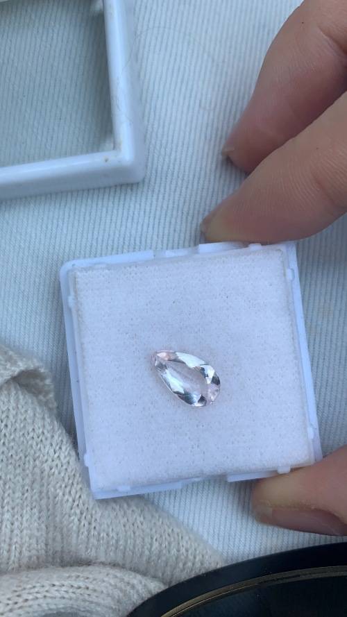 Beautiful 1.76 Pear facet Morganite