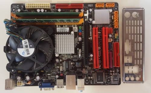 Motherboard + Core 2 QUAD CPU + 2GB RAM