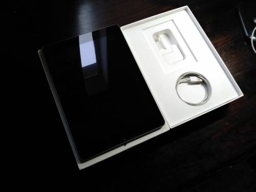 Apple iPad 5th Generation (2017) 32GB WIFI Space Grey ***Brand New Condition***