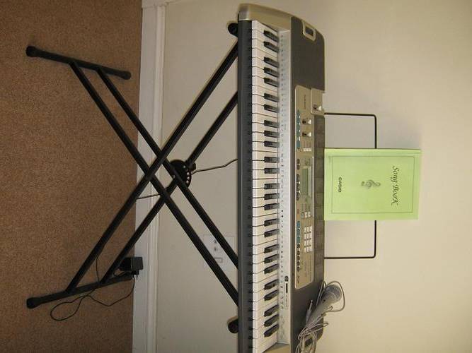 Casio LK-215 keyboard including stand