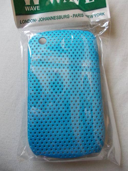 blackberry cover (compatible for 8520 and 9300) R40 SHIPPING R20 FOR ADDITIONAL ITEMS