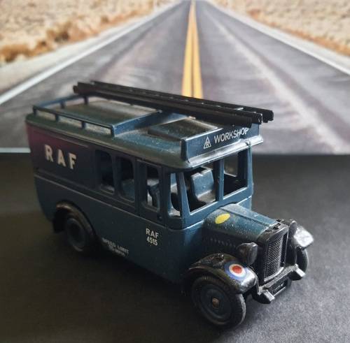 Lledo Royal Airforce Ground crew support set