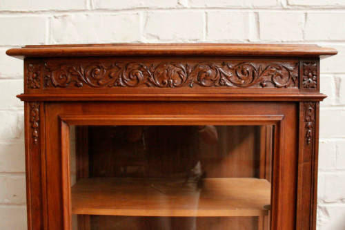 Renaissance Display cabinet in Walnut