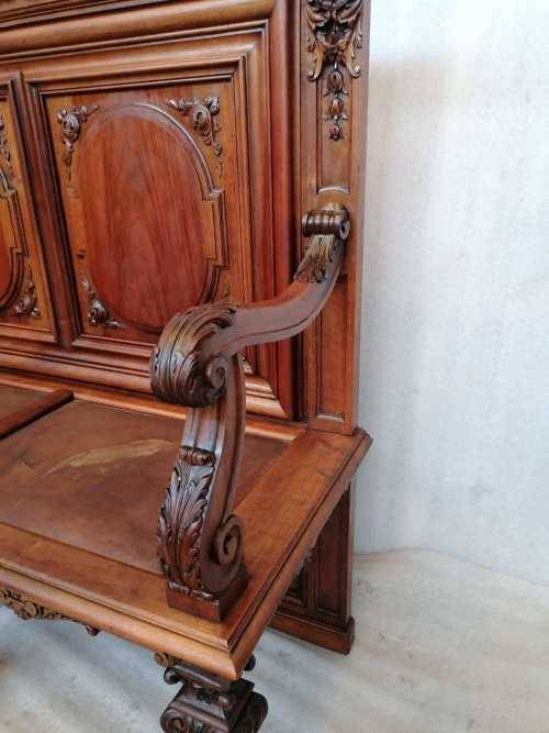 Regency Hall bench in walnut