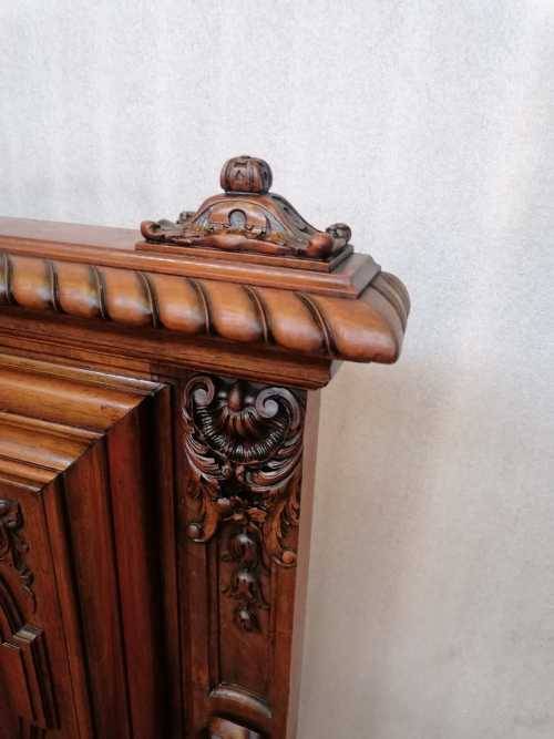 Regency Hall bench in walnut