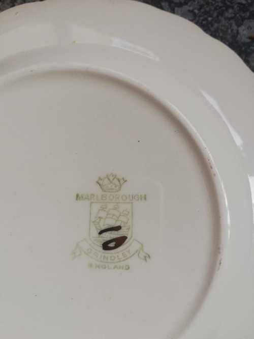 Vintage - Marlborough Grindley - Assorted Pieces of Dinner set