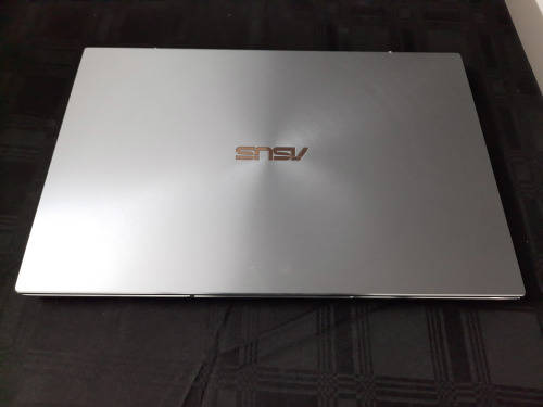 ASUS ZENBOOK 14"
