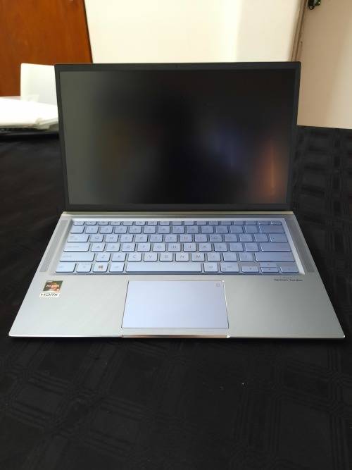 ASUS ZENBOOK 14"