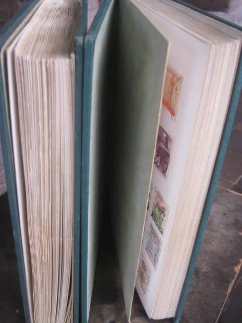 2 x SPRINGBACK STAMP ALBUMS - MIXED WORLD A to Z - AT LEAST 2000 STAMPS INCLUDED HERE