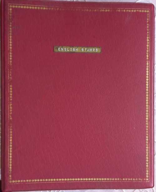 GB QEII - GOOD COLLECTION OF 870 STAMPS (MINT AND/OR USED) ON LARGE STOCKCARDS IN RINGBINDER FILE