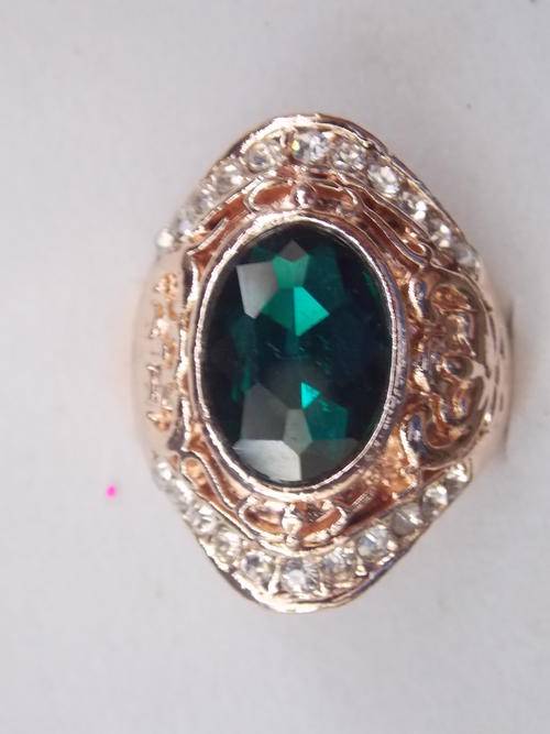 2014 NEW!! GOLD FILLED RING WITH HUGE SIMULATED GEMSTONE SIZES 6,8,9,10