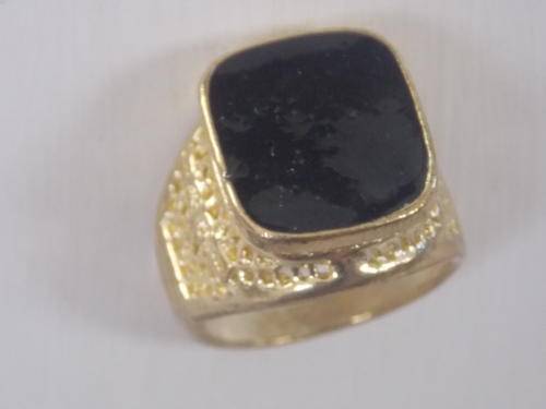 GOLD FILLED MENS RING WITH BLACK ONYX GEMSTONE SIZE 18(8) super special!!!!!!!