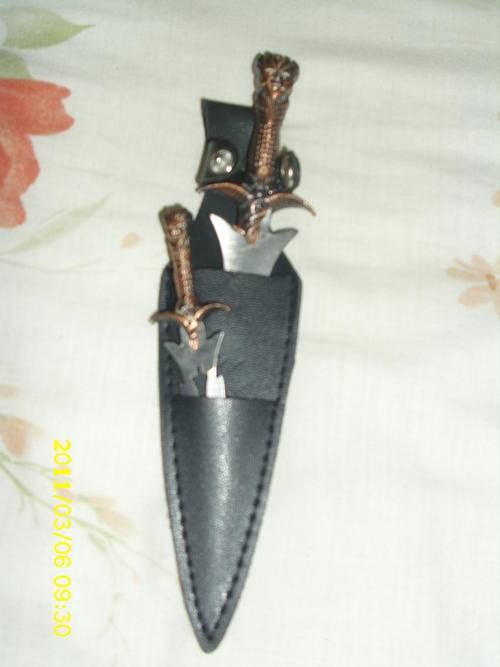 3 PIECE STAINLESS STEEL HAUNTING KNIFE