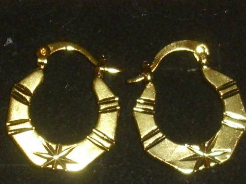 GOLD PLATED EARRINGS WITH BEAUTIFUL PATERNS ADDED