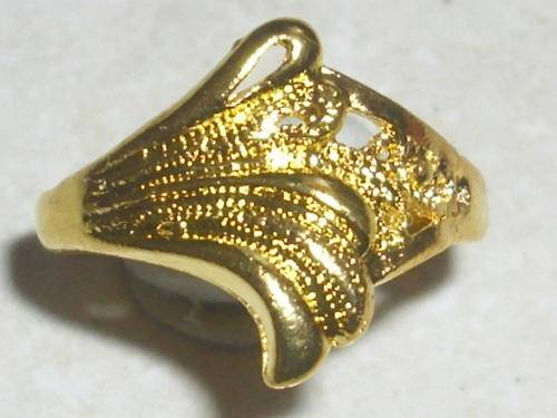 GOLD PLATED RING SIZE 9