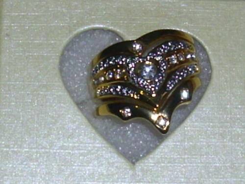 INTERNATIONAL IMPORT GOLD FUSION 3 PIECE LOOKS LIKE 5 PIECE RING SIM DIAMONDS ADDED SIZE 8