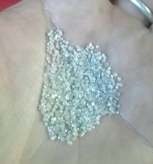 EXQUISITE NATURAL DIAMONDS. 0.01 X1.35MM MIXED PARCEL QUALITY SI1 TO I3