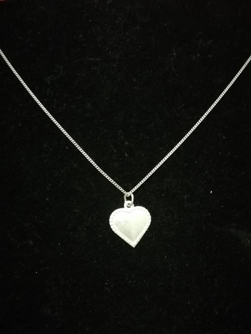 BEAUTIFUL SOLID SILVER CHAIN WITH HEART PENDANT