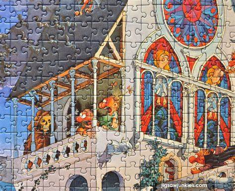 Heye `Castle of Horror` 2 000 piece puzzle by Loup