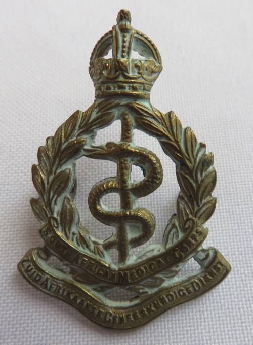 SOUTH AFRICAN MEDICAL CORPS GILDING METAL CAP BADGE-Z TYPE WORN 1916-1918-VERY RARE-2 LUGS