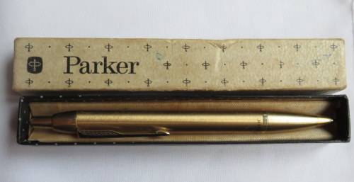 PARKER BALL POINT PEN WITH BOX-THE PEN NEEDS A SPRING REPLACEMENT FOR REFILL TO RETRACT