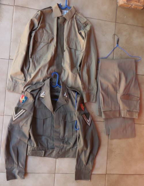 SA TECHNICAL SERVICES CORPS COMPLETE UNIFORM-JACKET SIZE MEDIUM-MEASURES 54 CM ARMPIT TO ARMPIT-TROU