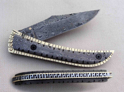 HANDMADE DAMASCUS STEEL FOLDING  KNIFE
