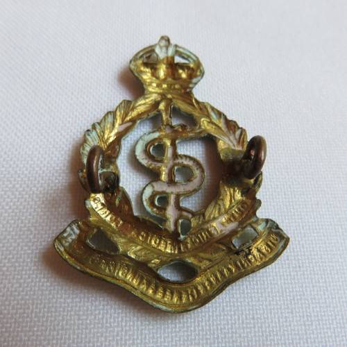 SA MEDICAL CORPS GILDING METAL CAP BADGE Z TYPE-WORN 1914-1922- 2 LUGS
