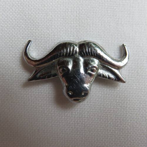 32 BATTALION CHROMED COLLAR BADGE-APPROVED IN 1977- 2 PINS