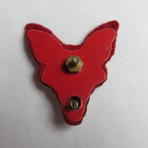 INTELLIGENCE SCHOOL GUARD UNIT-CHROMED BERET BADGE-ON RED FELT-LUGS INTACT