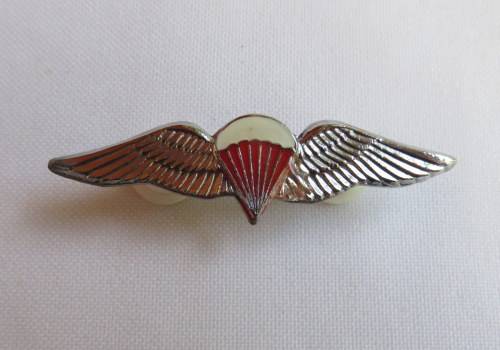 SA PARACHUTE FREE FALL CHROMED & LUCITE COVERED MESS DRESS WING-WORN FROM THE 1970'S- 2 PINS