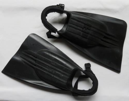 IFIN BODY BOARD FLIPPERS-SIZE ML 9-10/43-44-USED BUT GOOD CONDITION