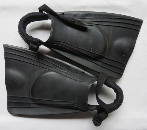 IFIN BODY BOARD FLIPPERS-SIZE ML 9-10/43-44-USED BUT GOOD CONDITION
