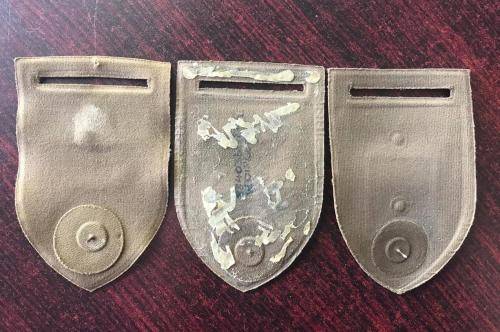 INFANTRY COMPANY FLASHES WITH CHIEF OF THE ARMY COMMAND BAR-3 SOLD TOGETHER-ONE PIN MISSING