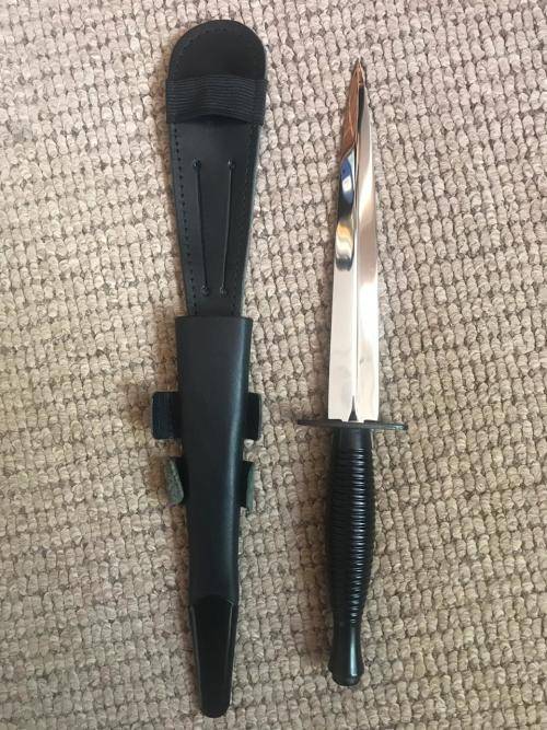 GUARANTEED ORIGINAL FAIRBAIRN  SYKES COMMANDO KNIFE WITH LEATHER LEG SHEATH-CHROMED BLADE WITH BLACK