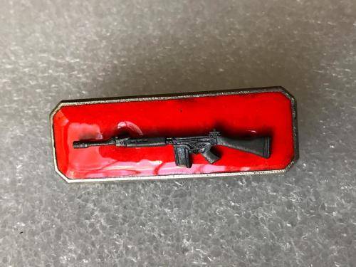 SA ARMY MARKSMAN QUALIFICATION BADGE- 2 PIECE WITH ENAMEL BACKING- 2 PINS