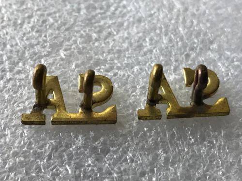 SA TITLE PAIR IN BRASS WITH LUGS