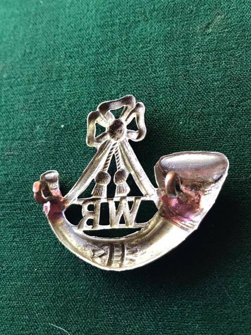 WITWATERSRAND RIFLES,WHITE METAL CAP BADGE-WORN 1903-1911- 2 LUGS