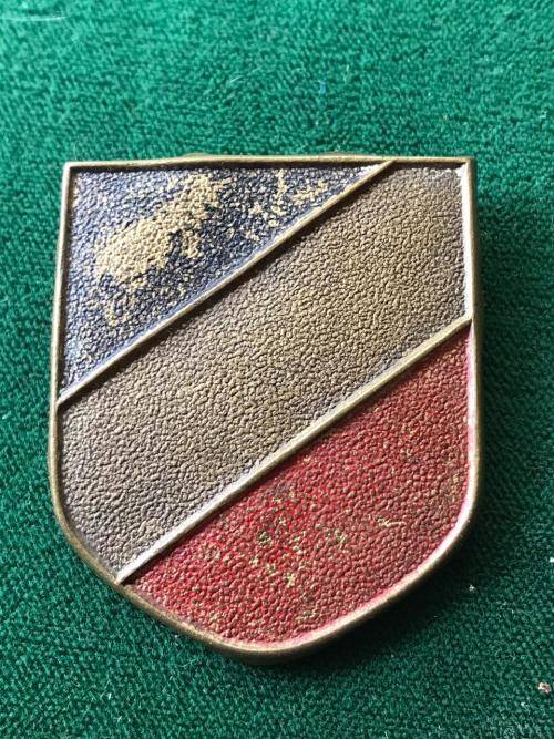 GERMAN HELMET TRI COLOR SHIELD-ORIGINAL- 3 FLAT PINS