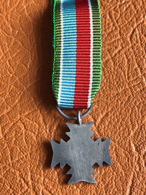MINIATURE SILVER CROSS OF RHODESIA (S.C.R.)