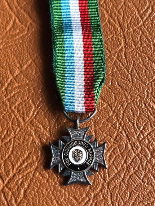 MINIATURE RHODESIA DEFENCE CROSS FOR DISTINGUISHED SERVICE (D.C.D.)