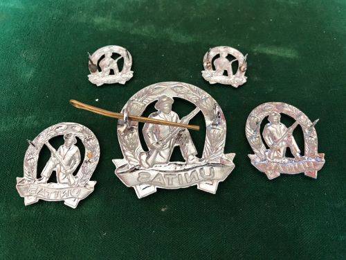 COMMANDOS CHROME CAP,COLLARS AND MESS DRESS COLLARS-WORN FROM 1970`S-ONE PIN ON THE COLLAR MISSING