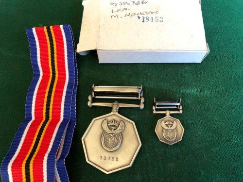 TSHUMELO IKATELAHO (CAMPAIGN AWARD) FULL SIZE + MINIATURE