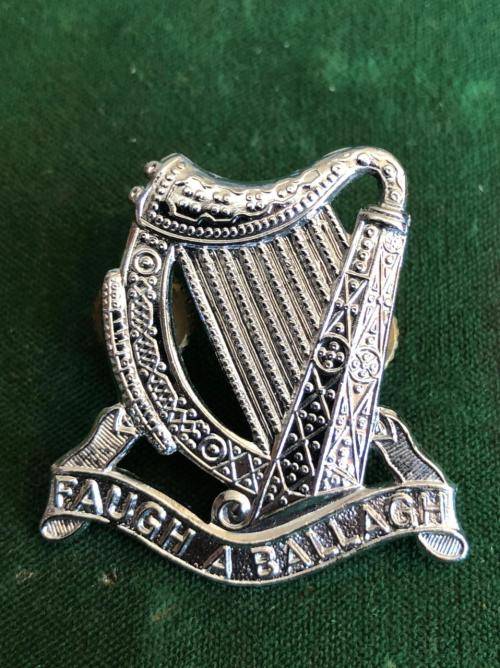 SA IRISH, CHROME CAUBEEN BADGE-WORN FROM 1970`S- 2X SCREW LUGS